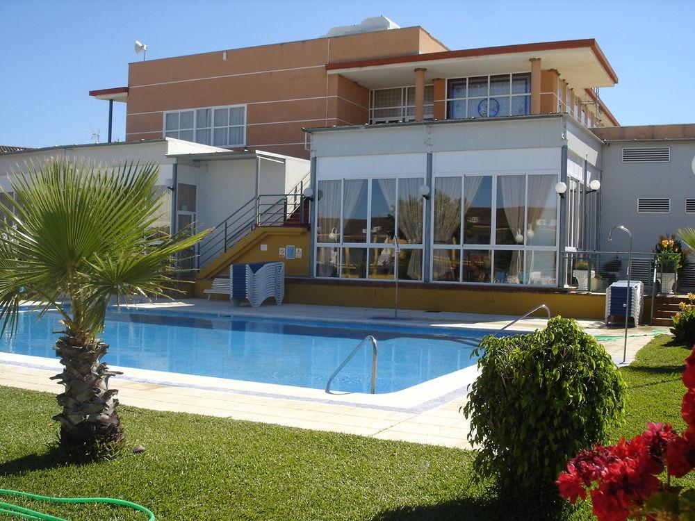 Hotel Jm Jardin De La Reina Guillena Exteriör bild