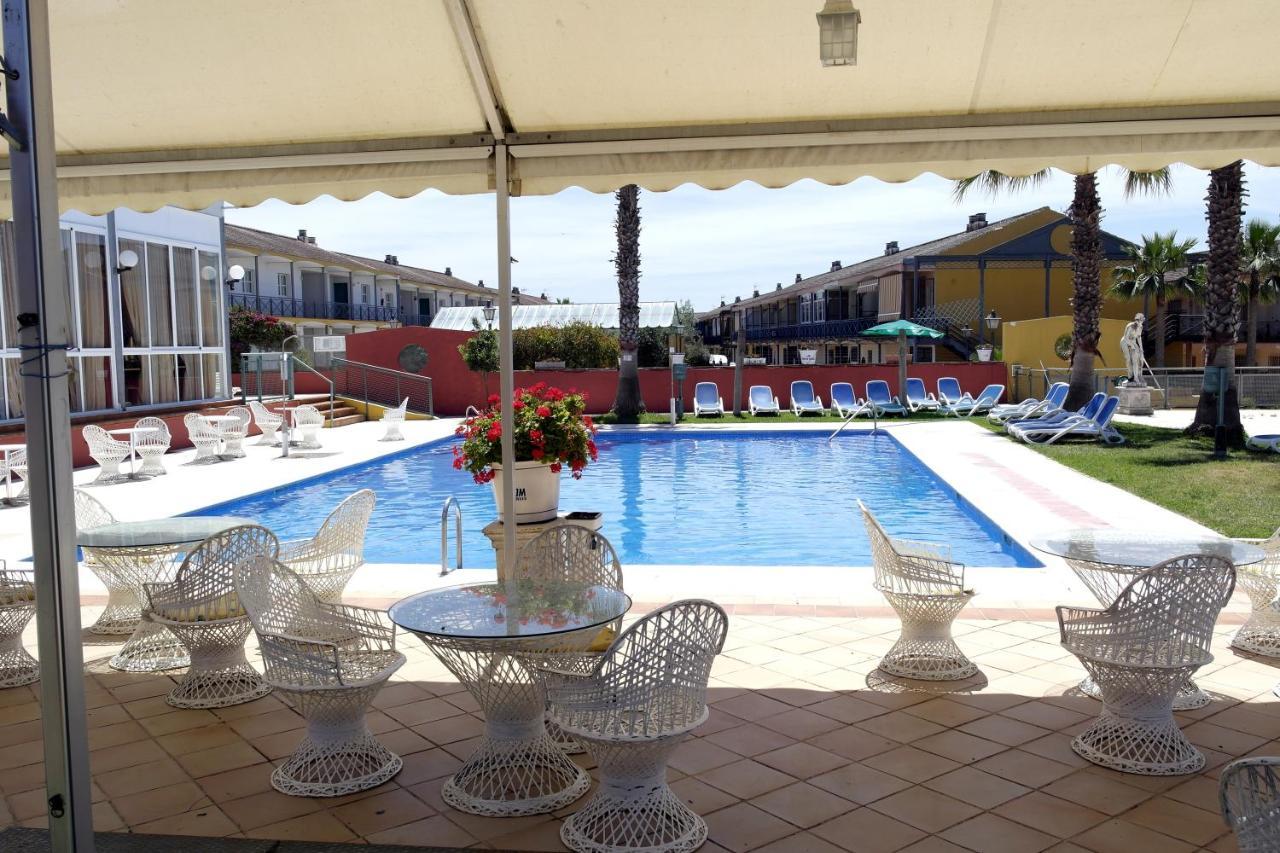 Hotel Jm Jardin De La Reina Guillena Exteriör bild